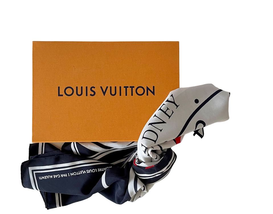 LOUIS VUITTON MONTRE LOUIS VUITTONII DESIGNED BY GAE AULENTI