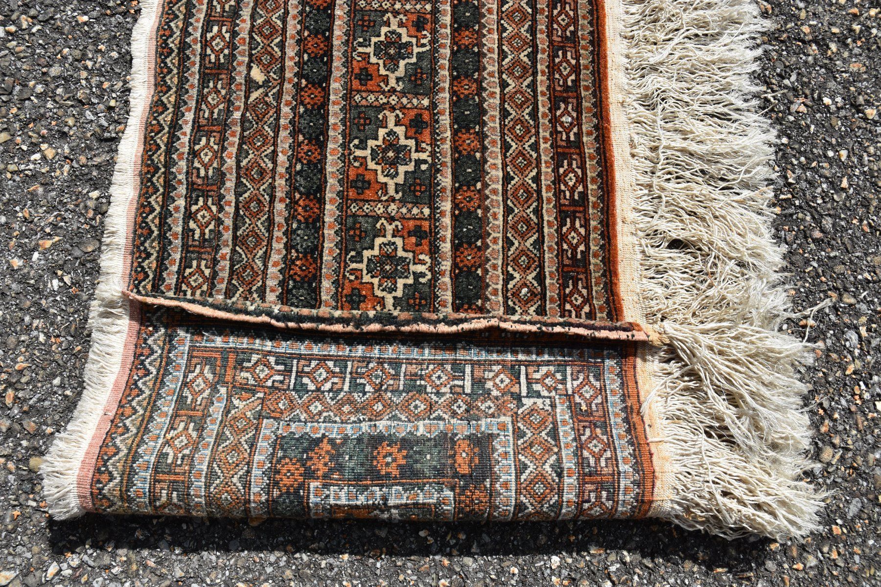 Tappeti: Petit tapis d'orient – Usato da La Chaux-de-Fonds venduto da loba2 1