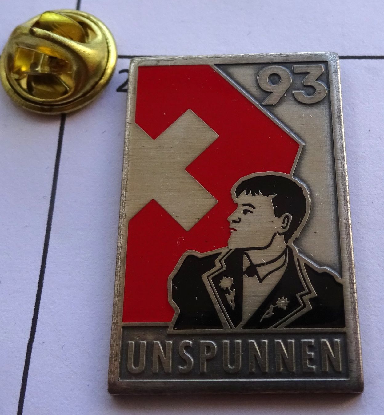 Placchette & Badge: Pin UNSPUNEN  SCHWEIZER – Usato da Utzenstorf venduto da BUtter81