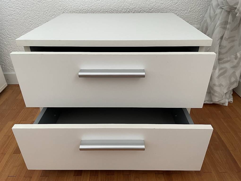 Tables de nuit: Nachttisch – D'occasion à Kirchberg BE par H4rk90 1