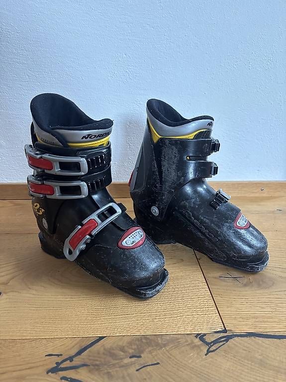 Nordica Scarpe per ragazzi: Kinder Skischuhe, Grösse 32/33 – Usato da Oberengstringen venduto da exmex