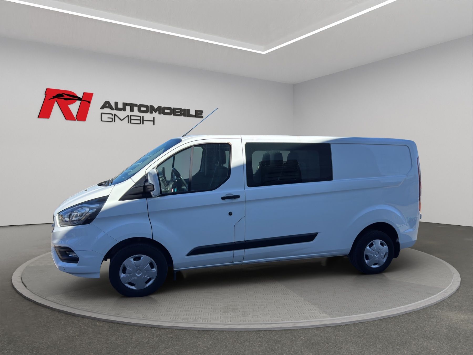 Ford Veicoli commerciali: Ford Transit  Costum 6 Platz  DK – Usato da Kirchberg BE venduto da hybrit 1