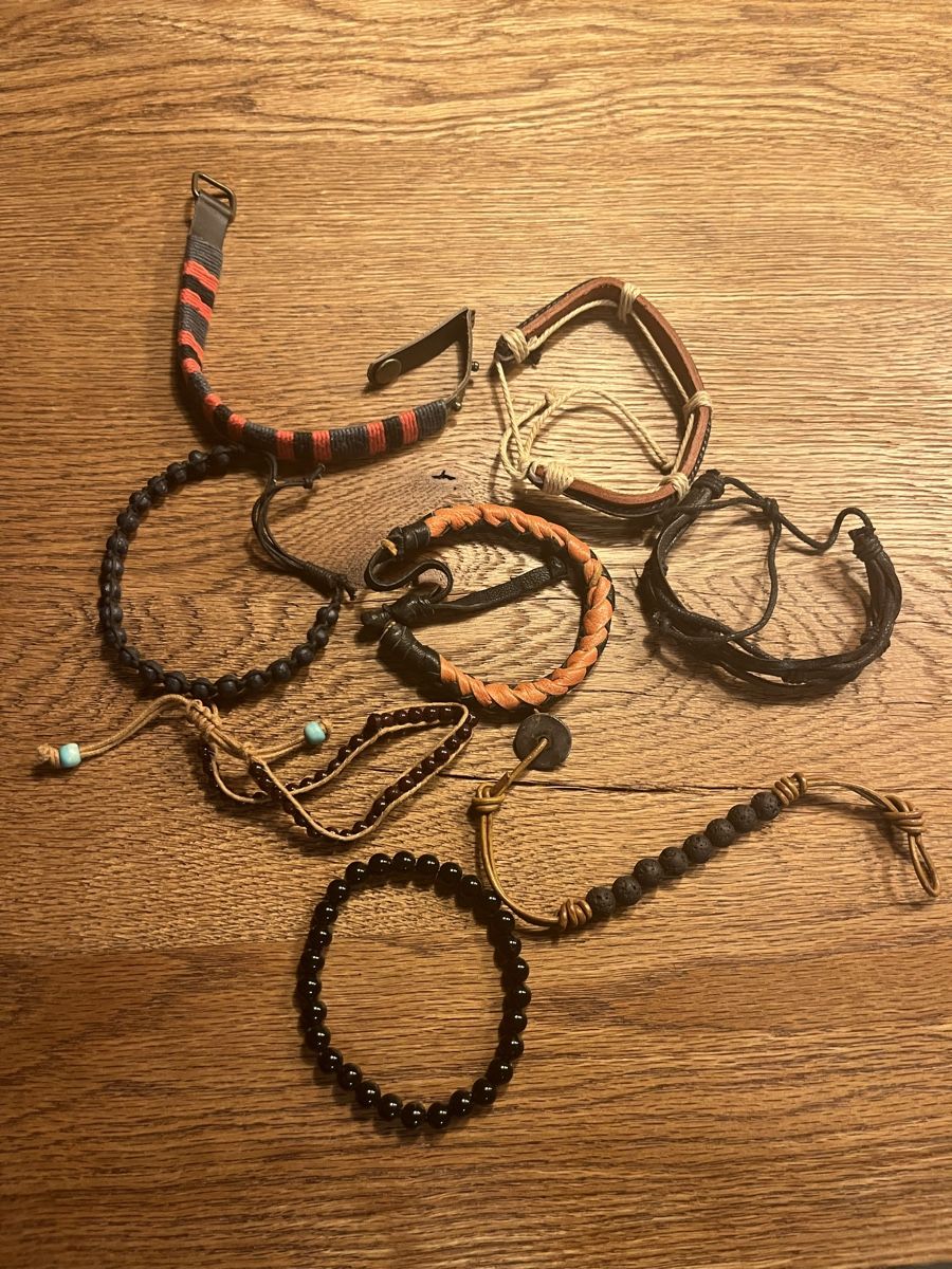 Armbänder & -reifen: Diverse Herren Armbänder 8 Stk. – Gebraucht aus Zollikerberg von LLV