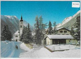 Bever mit Kirche im Winter