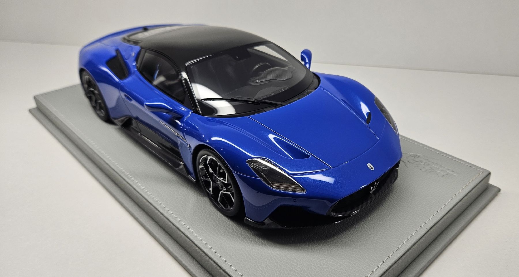 BBR Models Modellautos: 1:18 Maserati MC20 Coupe - BBR - Neu – Neu und originalverpackt aus Goldach von P.X.A. 4