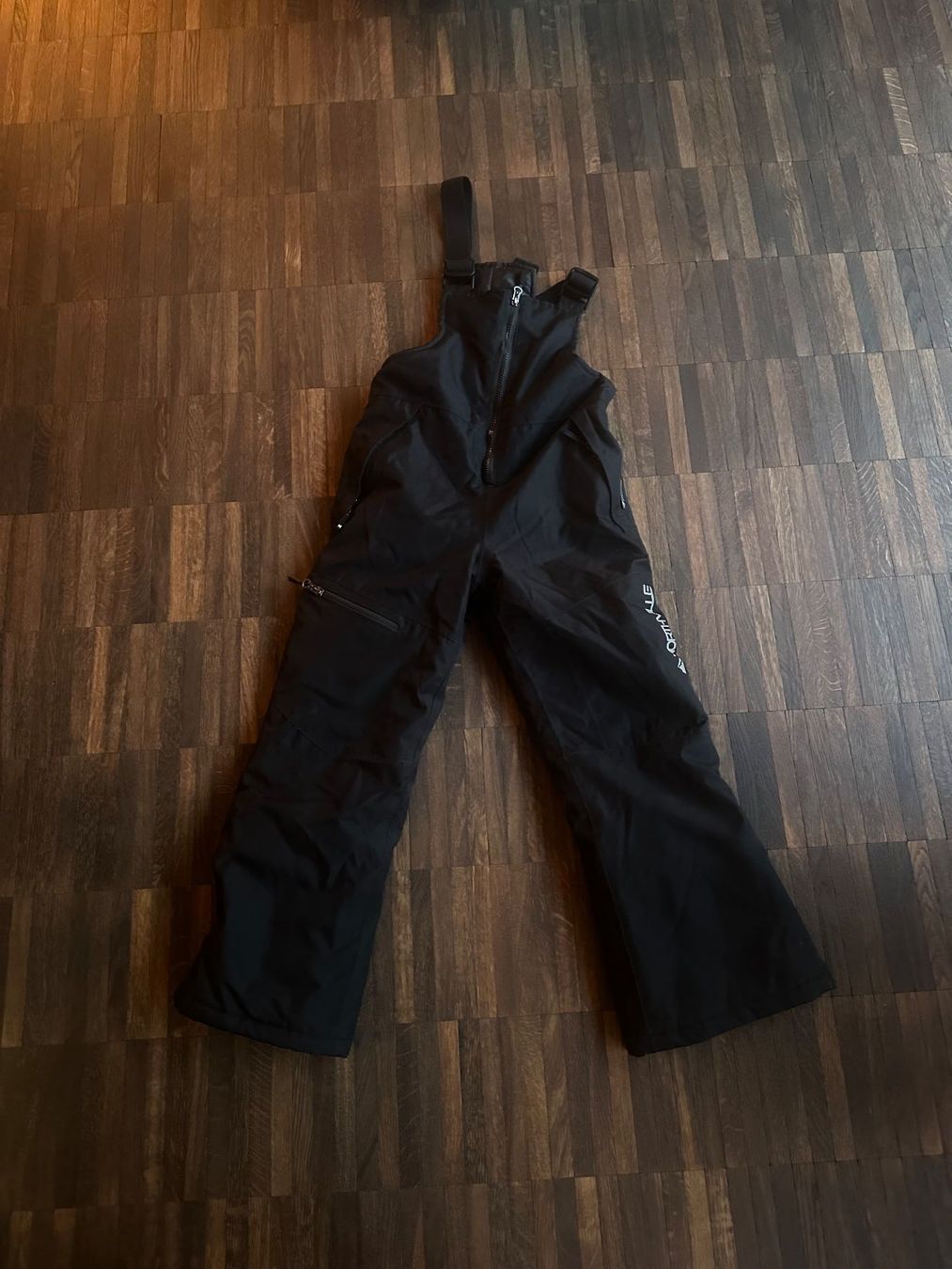 Pantaloni: Schwarze Skihose/Snowboardhose, Grösse 134 – Usato da Biel/Bienne venduto da Simone2016