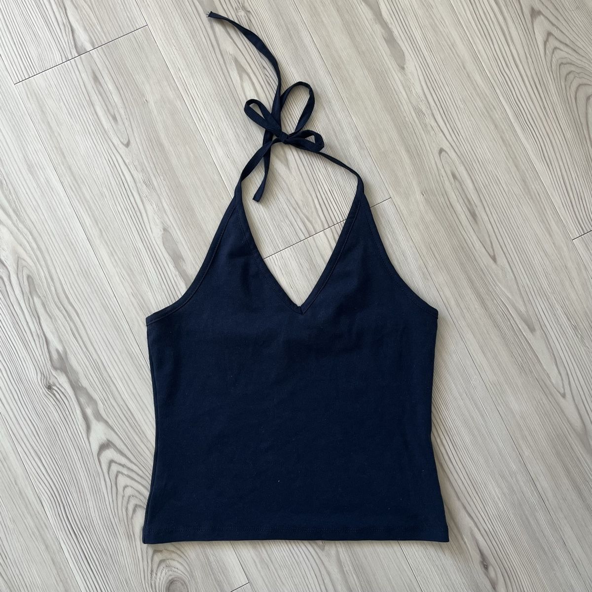 Stradivarius Top: Navy Neckholder Top – Usato da Basel venduto da Ankerkettenring