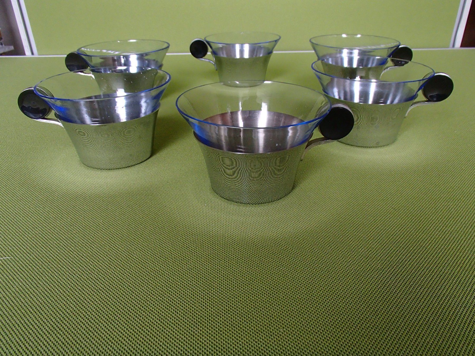 Tasses: 6 hellblaue Glas Teetassen Bakelit Griff – D'occasion à Schöfflisdorf par pullux 7