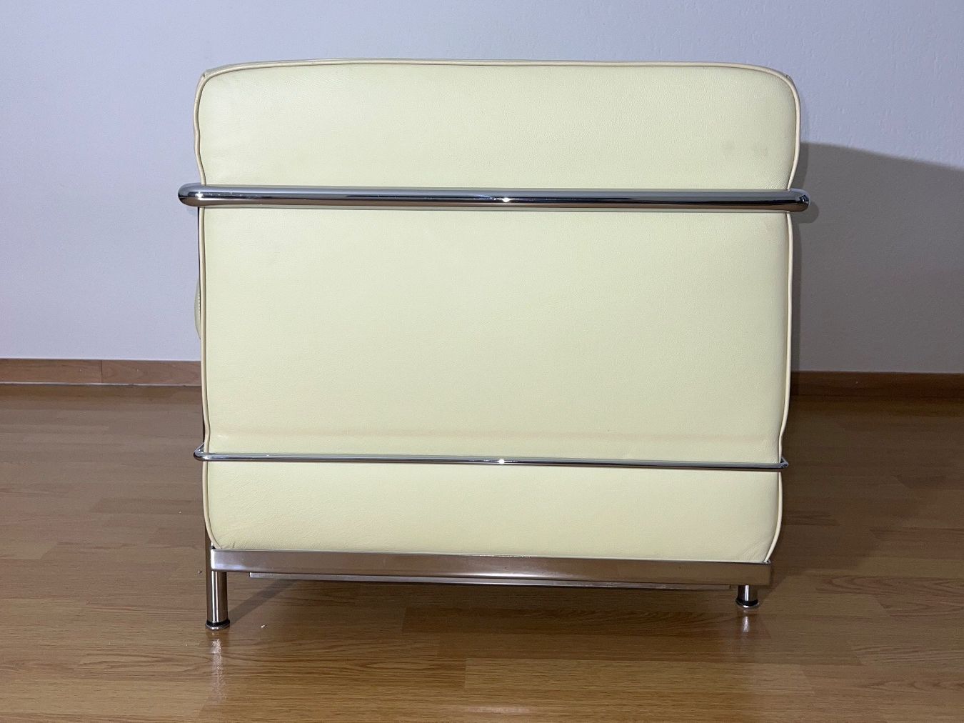 Cassina Sofas: Cassina LC2 – Gebraucht aus Thun von Lololori 2