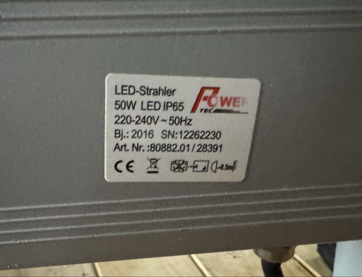 Tutti gli attrezzi: LED Flutlichtstrahler 50W – Usato da Beinwil am See venduto da BR2712 2
