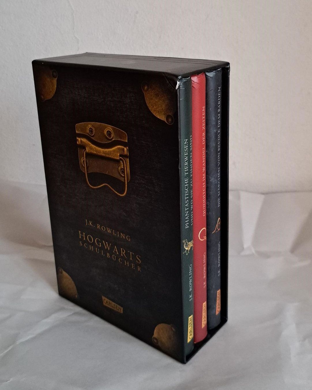 Bücher: Die Hogwarts Schulbücher im Schuber (D) – Gebraucht aus Basel von Patiscat 2
