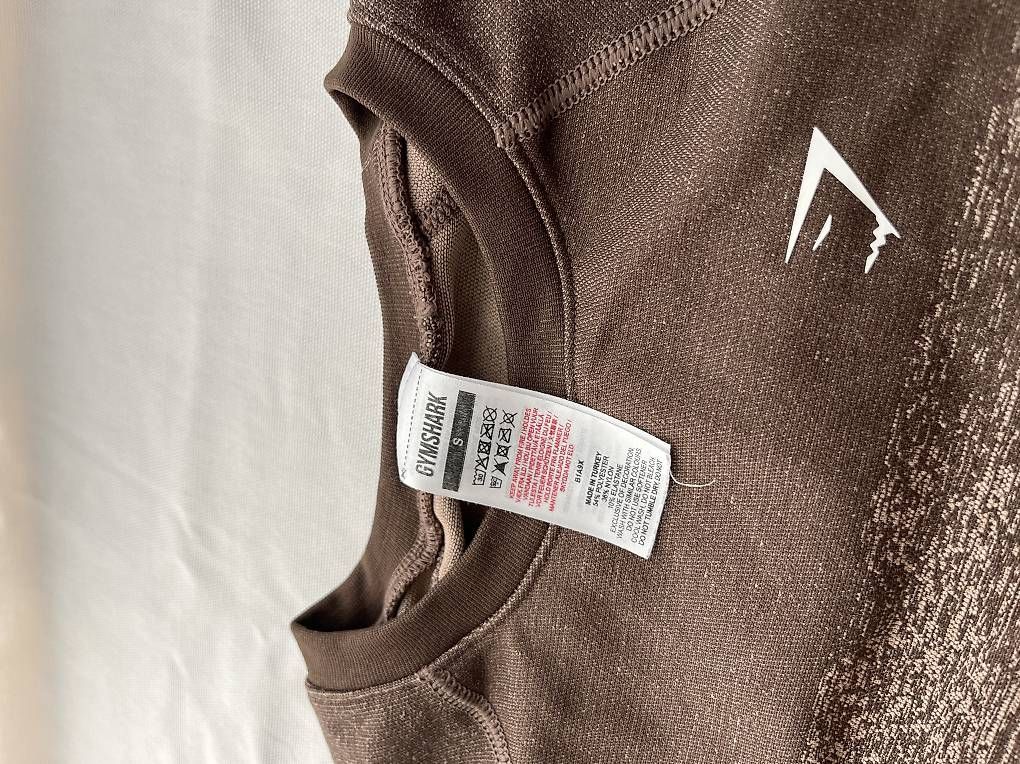 Gymshark Tops: Gymshark – Neu (gemäss Beschreibung) aus Orpund von jes_r2zm 1