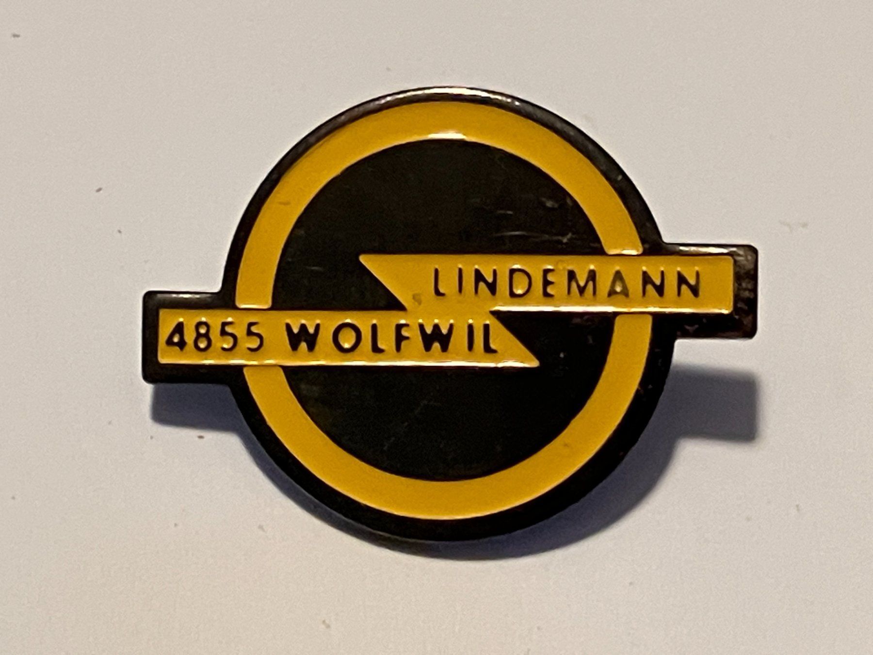 Placchette & Badge: 1 Pin Lindemann Wolfwil – Usato da Basel venduto da djwwpp