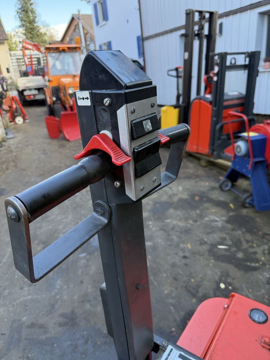 Linde Carrelli elevatori e a forche: Deichselstapler L16 mit Initialhub  – Usato da Embrach venduto da embr12 5