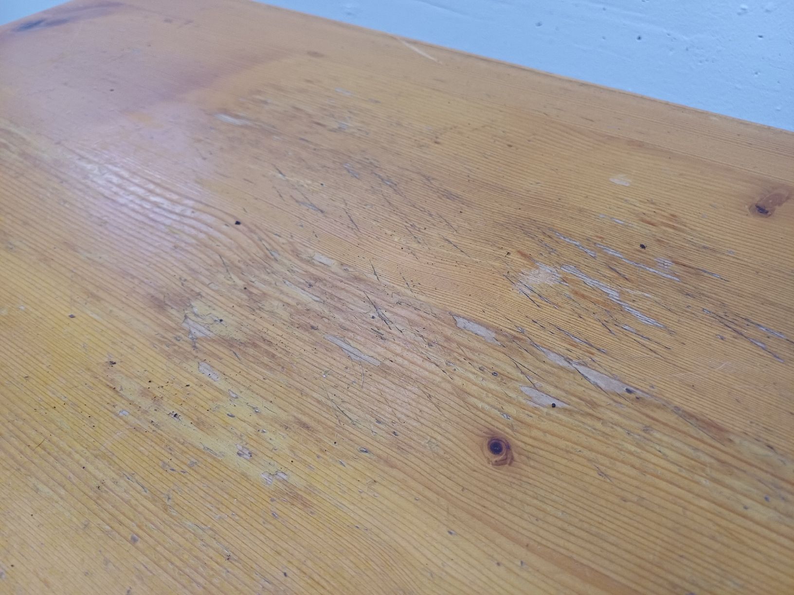 Tavoli: Kleiner Holztisch – Difettoso da Wangenried venduto da Recycler94 2