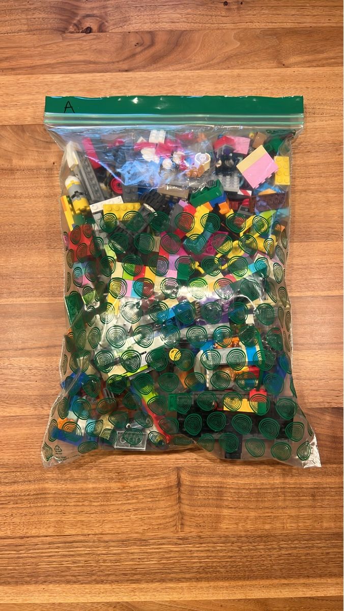 Lego Jeux de construction: Building Blocks Assorted Colors Good Condition – D'occasion à Zürich par JuneBaby12