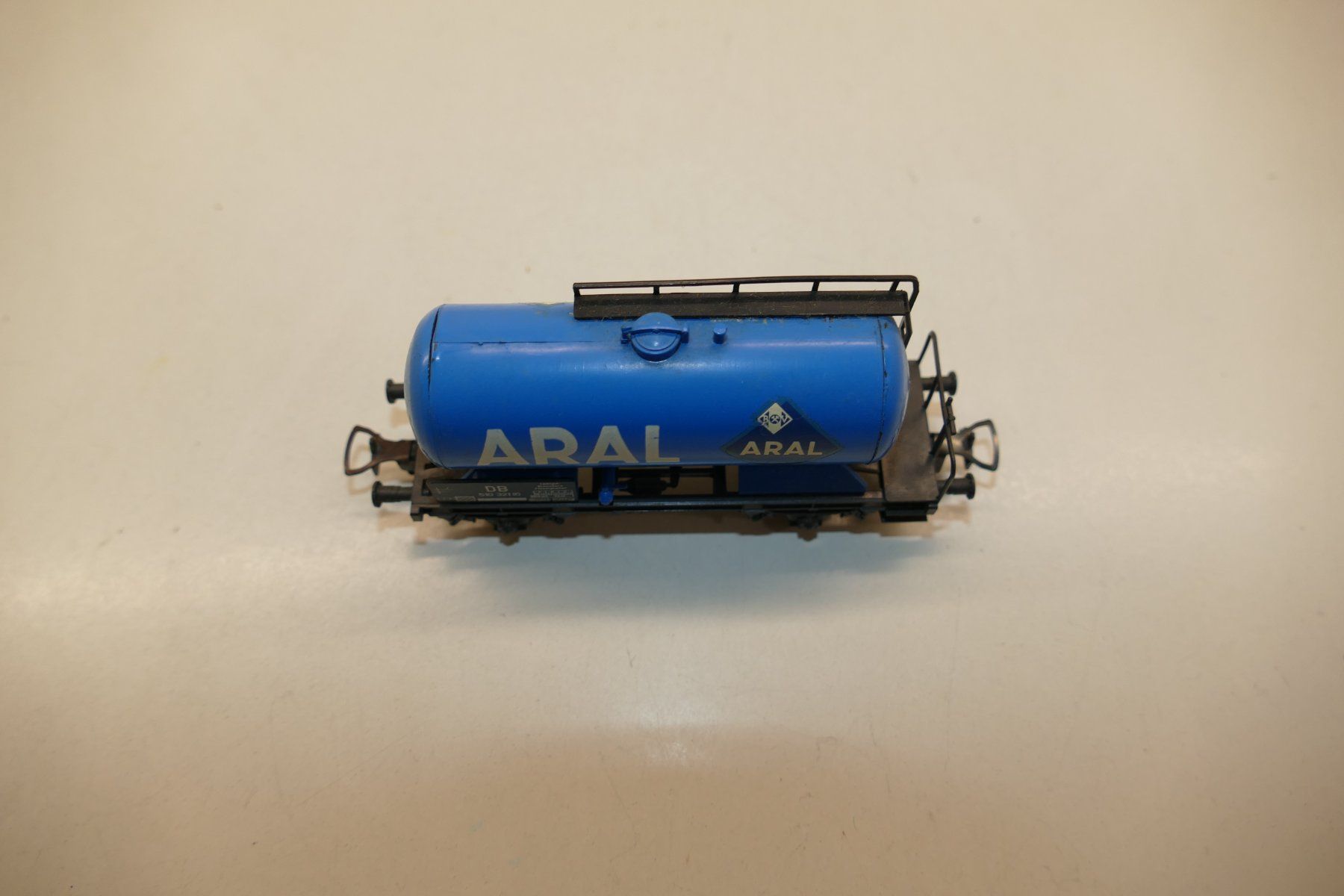 Liliput Modelleisenbahnen: Liliput H0: DB Kesselwagen Aral – Gebraucht aus Niederhasli von rail-duerst 4