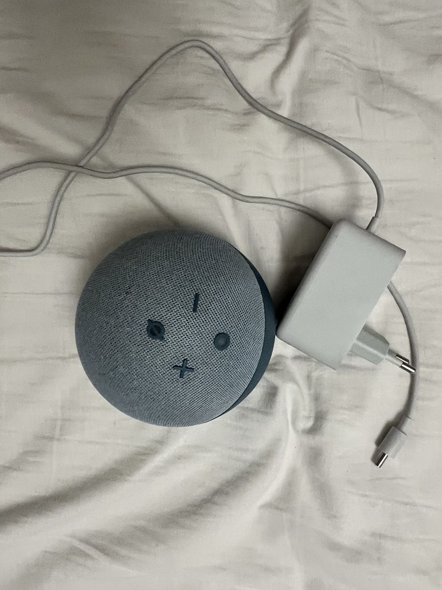 Amazon Haut-parleurs: Amazon Echo Dot 4th Gen smart speaker – Neuf (Voir description) à Zürich par ginag2684