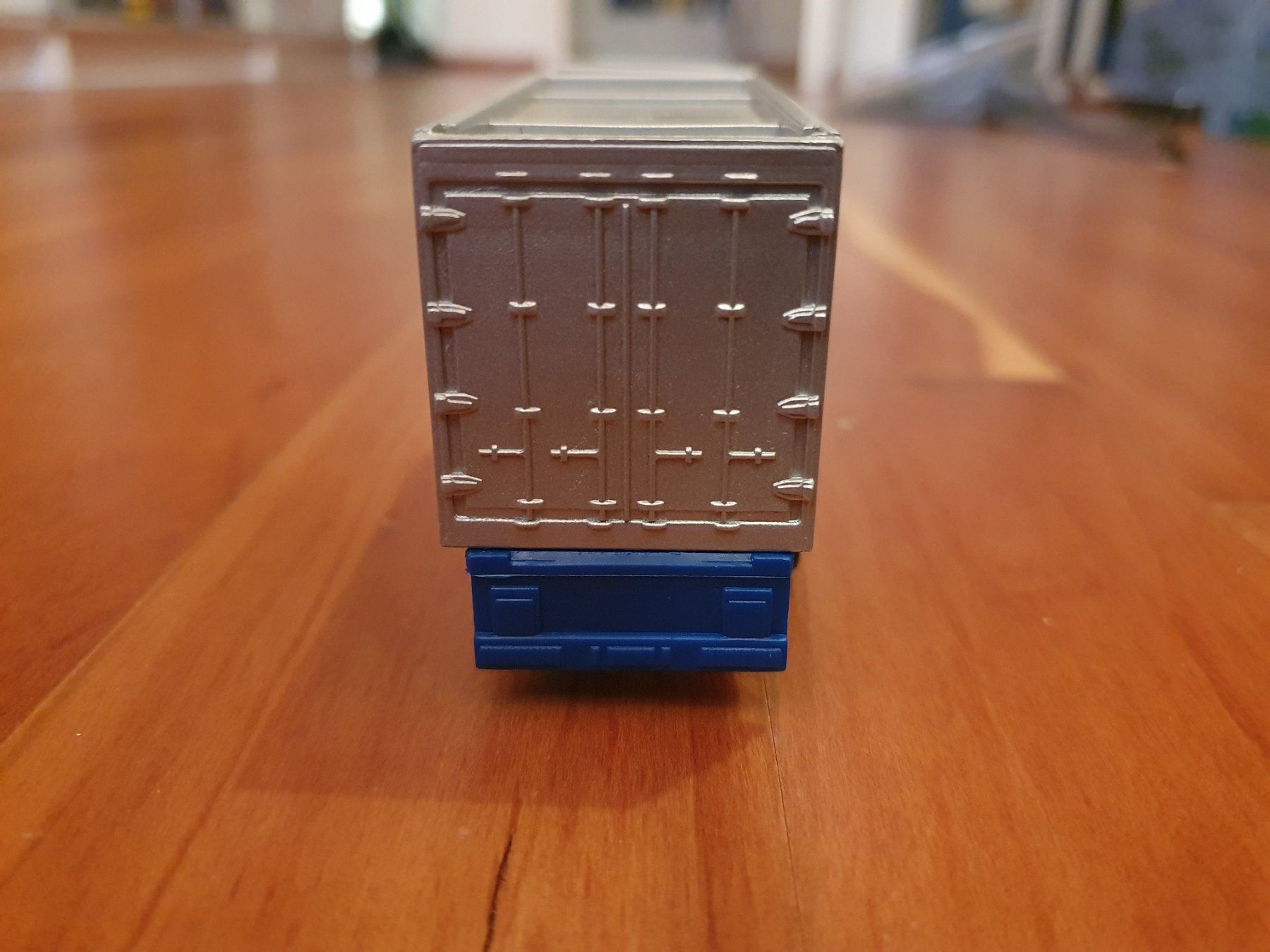Mercedes-Benz Modellautos: Mercedes Benz Container Sattelzug 1:64 – Gebraucht aus Triesen von platzproblem1 4