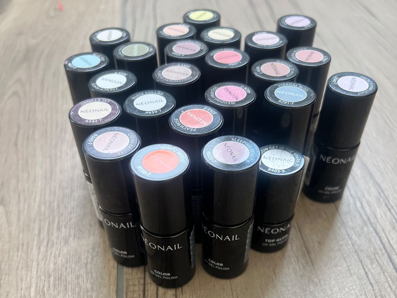 Nagellack: Neonail UV Nagellack Set - Div. Farben – Gebraucht aus Rüti ZH von moonyy 2