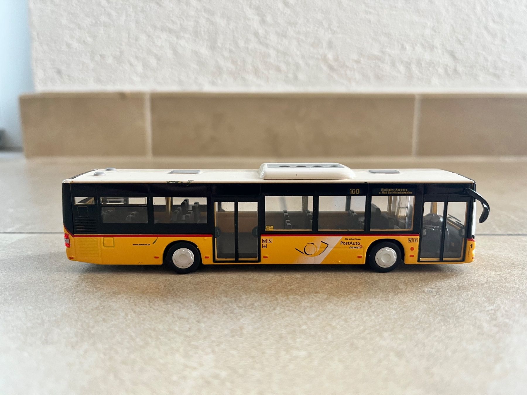 Kit di modellismo & Modellini statici: Miniature Bus Postauto MAN 100 Delligen-Aarberg - BE 26900 – Usato da Gampelen venduto da yoa_7t58