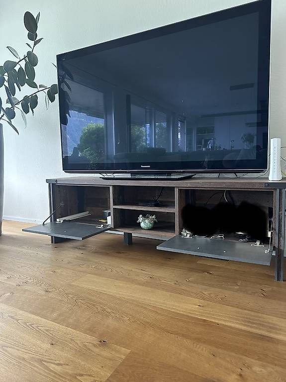 Mobili TV: TV-Sideboard in Holzoptik & Anthrazit – Usato da Zug venduto da andji_1715 1
