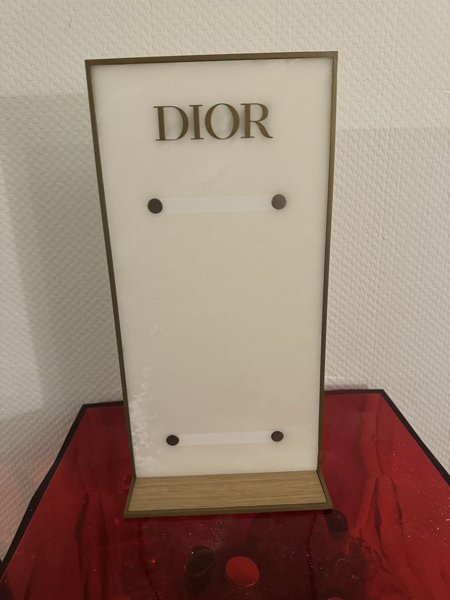 Tutte le decorazioni: Présentoir Dior officiel – Nuovo e nell'imballaggio originale da Neuchatel venduto da mar_9blm 2