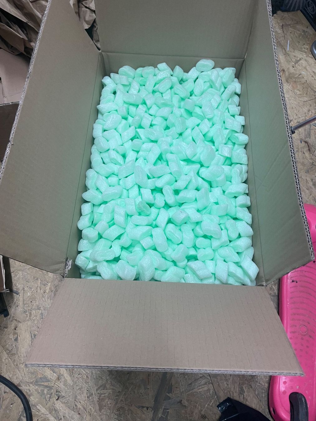 Füllmaterial: Packfüllmaterial – Gebraucht aus Müntschemier von djvolcano 1