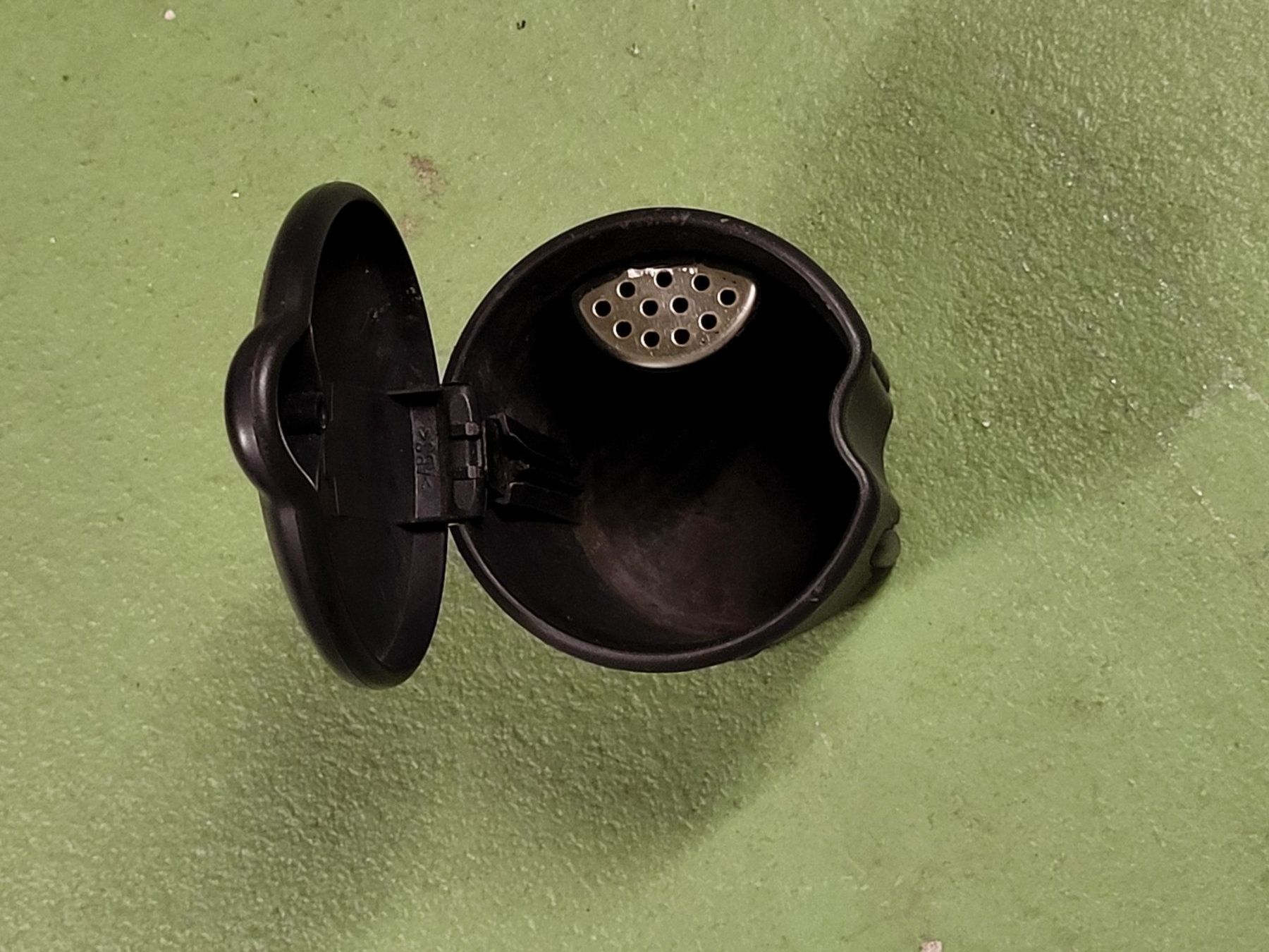 Aschenbecher: Aschenbecher – Gebraucht aus Uster von gurust 2