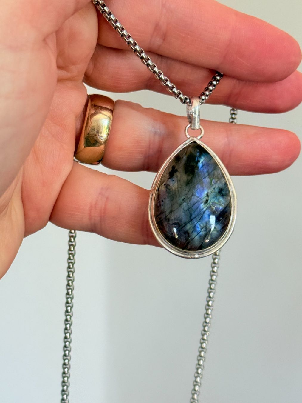 Catenine: Superbe collier Labradorite neuf ✨ Élégant – Nuovo e nell'imballaggio originale da Genève venduto da AWWA 1