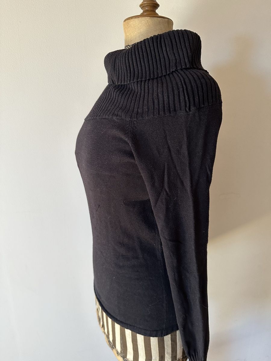 Maglioni & Felpe: Damen Pullover schwarz Grösse S mit Kragen – Usato da Bern venduto da Noeci 1