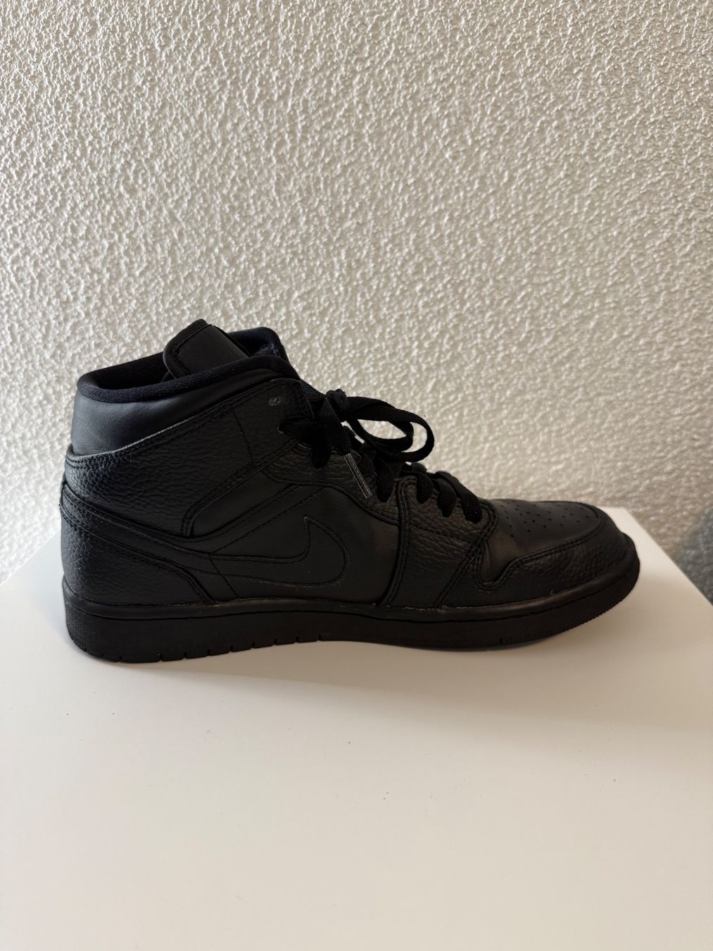 Jordan Scarpe da uomo: Jordan 1 Mid Triple Black - Size 44 – Usato da Wädenswil venduto da SeanUnger 3
