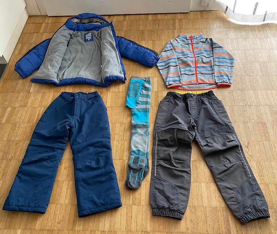 Kleiderpakete & -sets: Winterkleider Grösse 110/116 und 116/122 – Gebraucht aus Zürich von giovannisp 1