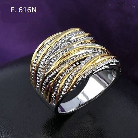 Ringe: Schicker Damenring Silber Gold Farbe neu – Neu (gemäss Beschreibung) aus Minusio von feritash