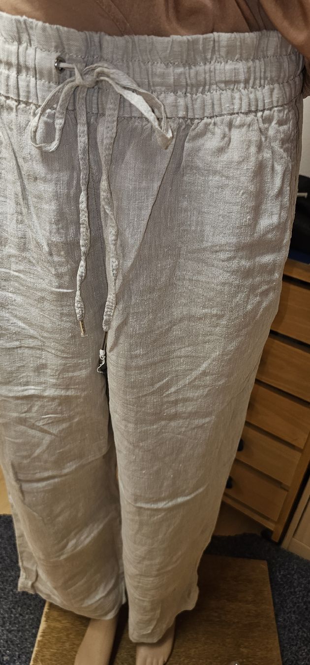 Lotti di vestiti: helle Leinenhose und lange Bluse gr.M – Usato da Ferden venduto da jemyce 1