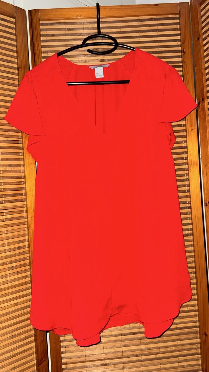 H&M Blusen: Bluse rot, H&M, 46 – Gebraucht aus Gümligen von morticiaaddams