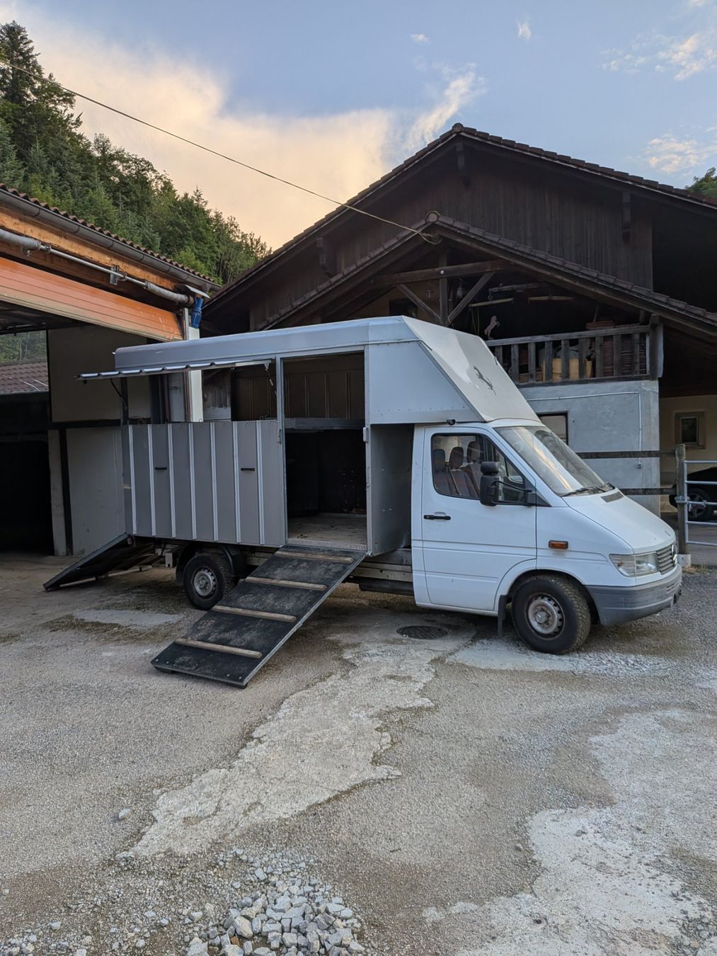 Mercedes-Benz Autocarri: Camion – Usato da Asuel venduto da gut_8wzp 1