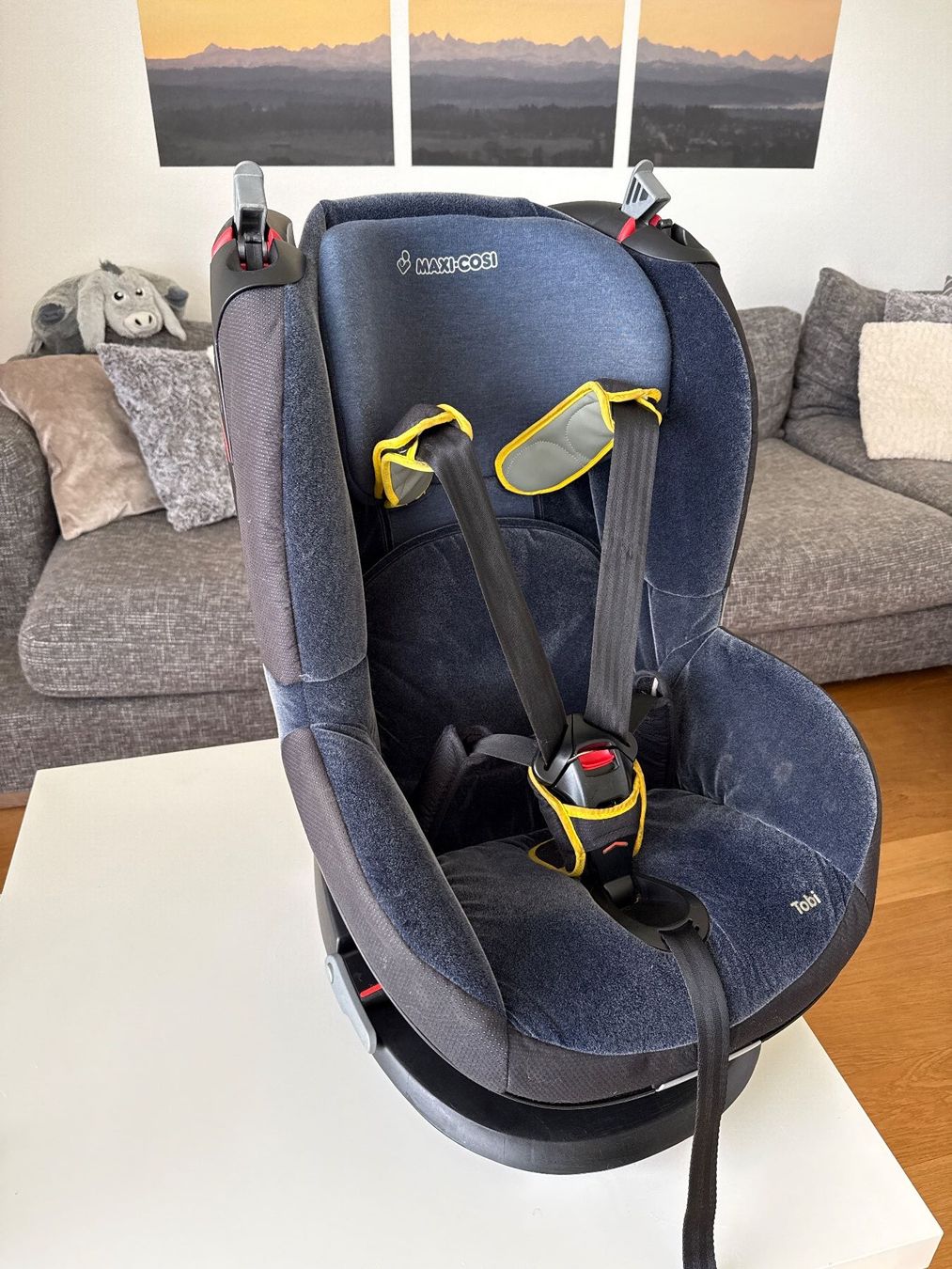 Maxi-Cosi Sièges auto: Auto-Kindersitz Maxi Cosi Tobi, dunkelblauer Samt – D'occasion à Hägendorf par ama_71 2