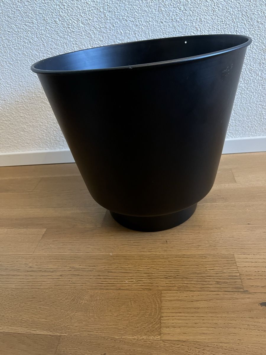 Pots de fleurs: Pflanzentopf – D'occasion à Altendorf par wqv_97