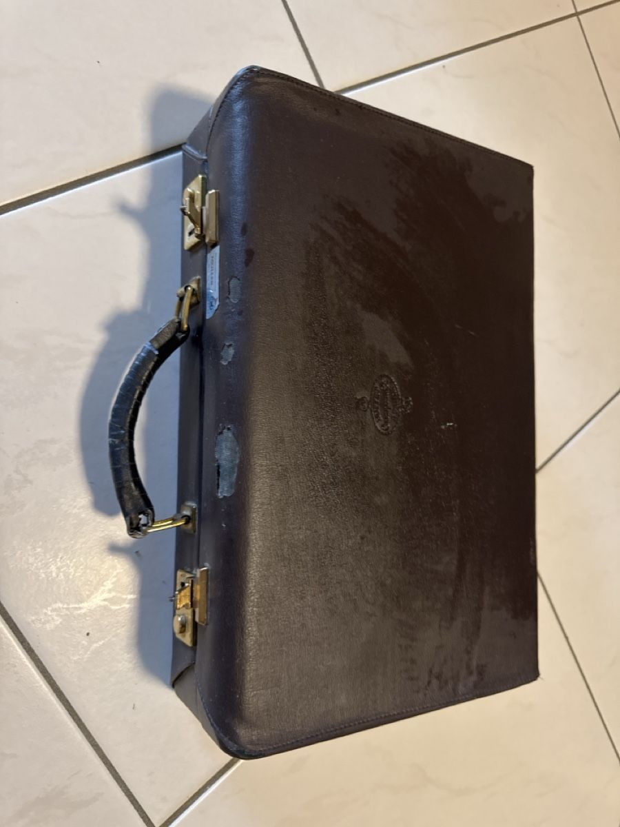 Buffet Crampon Strumenti musicali: Klarinette im Koffer mit Zubehör / Buffet – Usato da Wolhusen venduto da Subi688 1