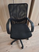 Chaise de bureau pivotante noire