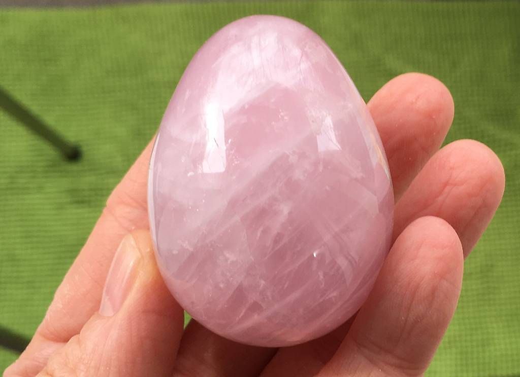 Minerali & Pietre curative: oeuf en quartz rose – Usato da Vevey venduto da zabounetta 1
