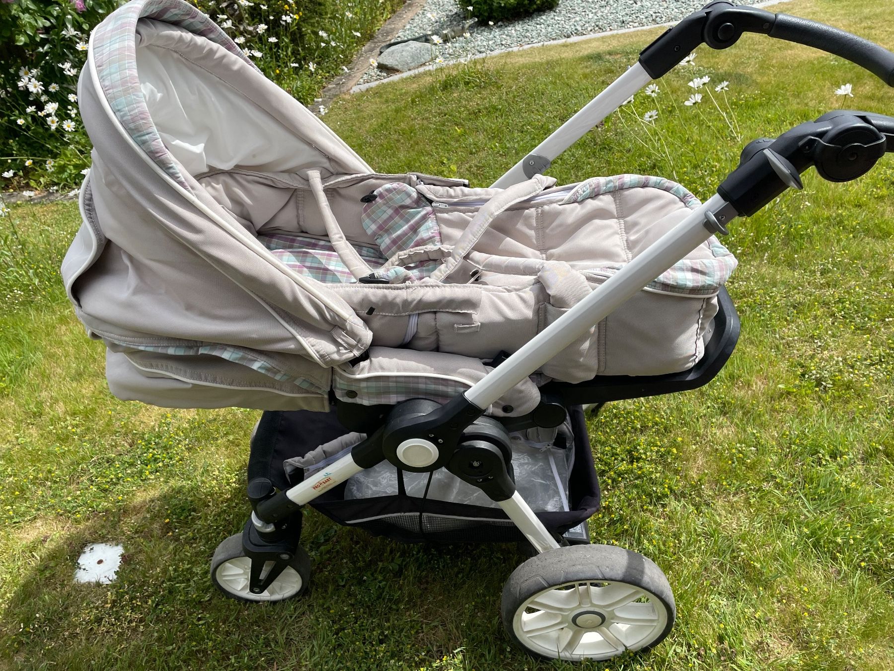 Teutonia Carrozzine: Kinderwagen Kombikinderwagen – Usato da Lohn-Ammannsegg venduto da sitolo 2