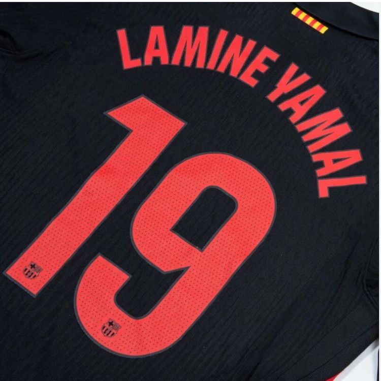 Nike Barcelona Lamine Yamal 19 Away Trikot inkl. UNHCR/ M | Acheter sur