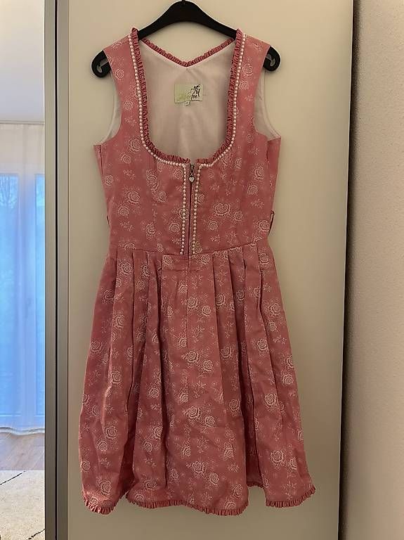 Kleider: Dirndl mit angefertigten Schürze – Gebraucht aus baar von hausfrau01 1