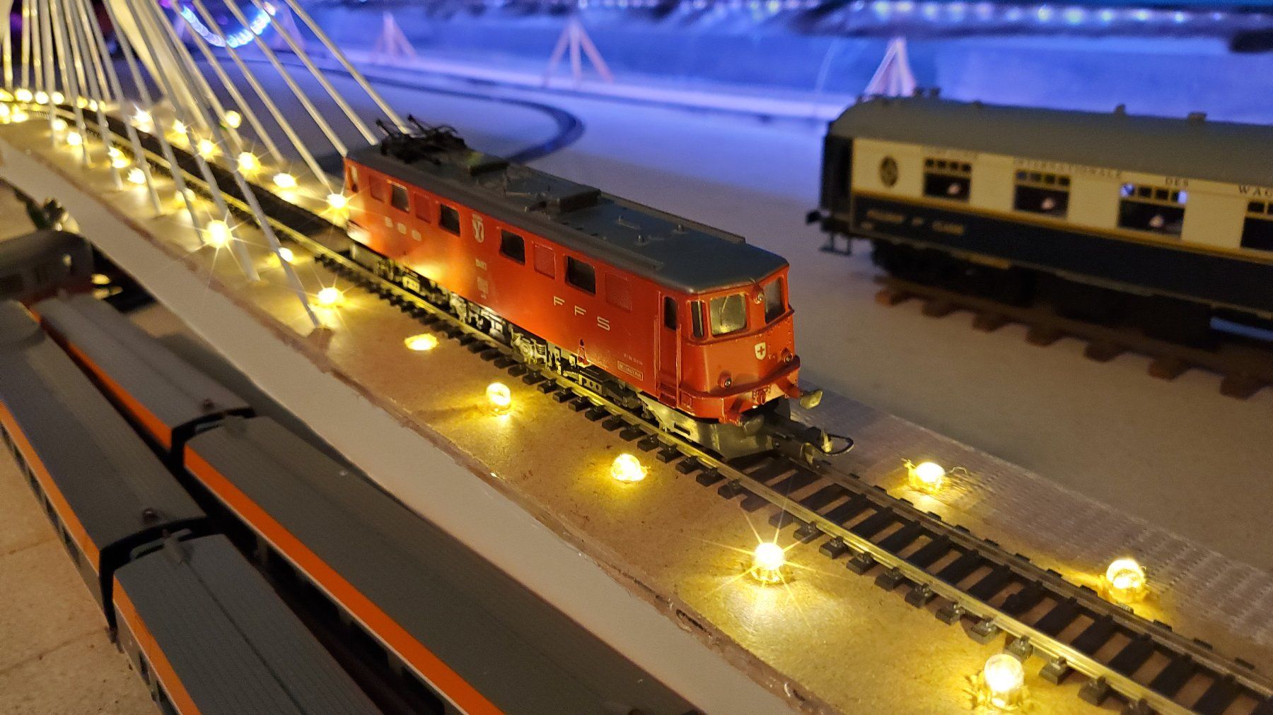 Lima Modellini di ferrovie: Lima Ae 6/6 H0 DC SISSACH – Usato da Courtaman venduto da Silb
