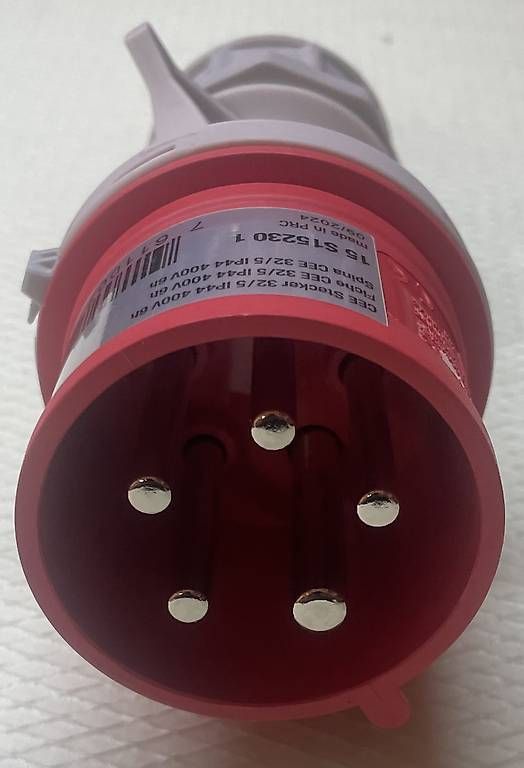 Alimentation électrique: Div. Starkstromstecker/CEE 32 – D'occasion à Haslen AI par 12erspez 3