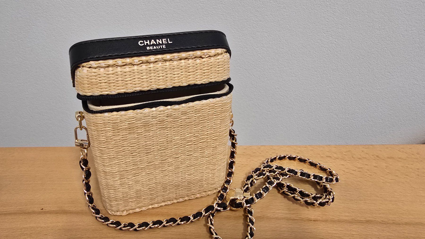 Chanel Custodie per cosmetici: Chanel Beauté Kosmetiktasche – Usato da wallisellen venduto da funkelsternchen5