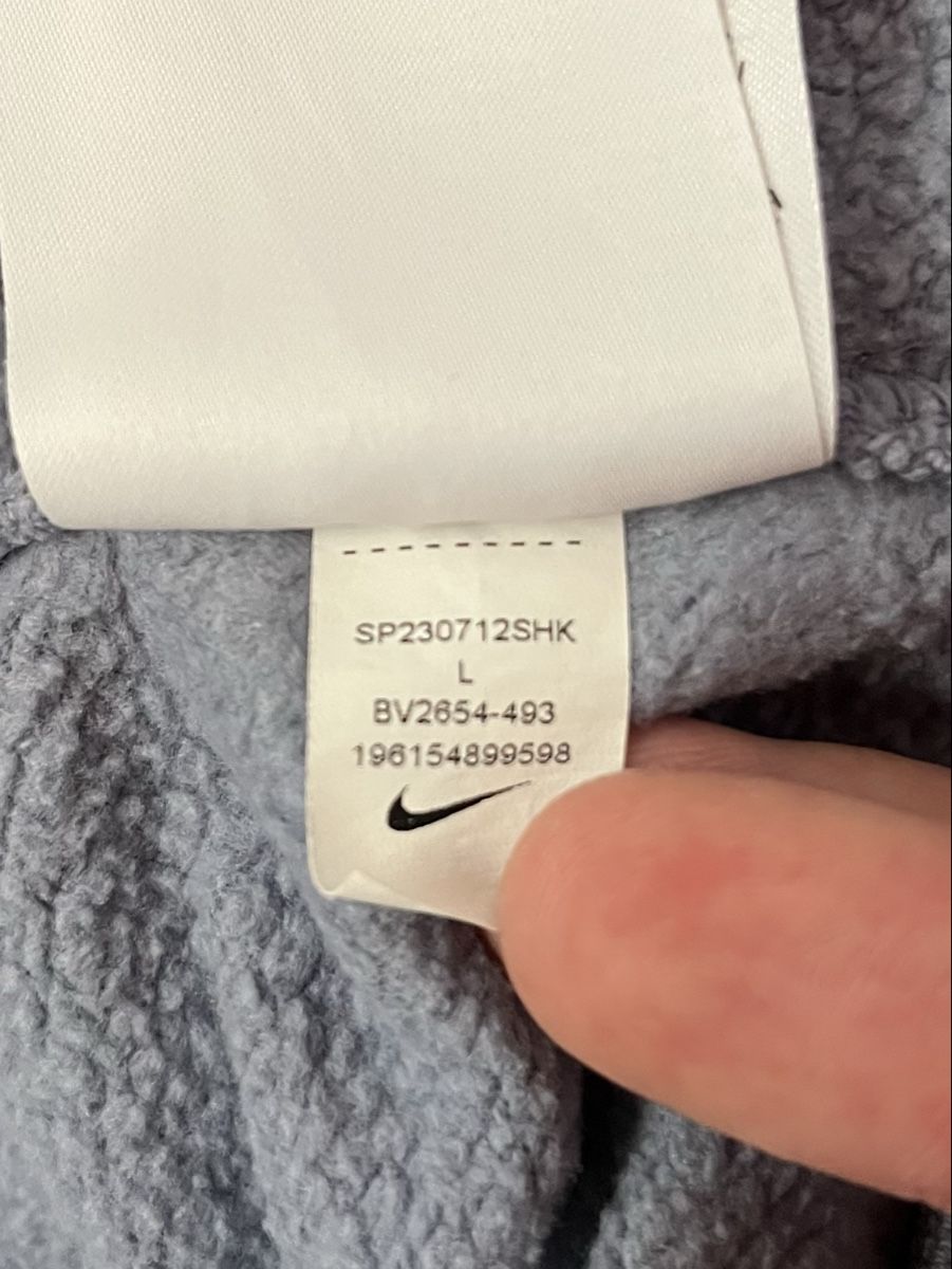 Nike Maglioni & Felpe: Sweat à capuche Nike gris, taille L - Parfait – Usato da Baulmes venduto da resel_.tm 3