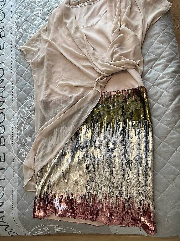 Vestiti: Robe très moderne, taille L – Usato da Bulle venduto da Preteni 1